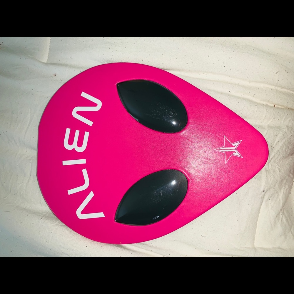 Jeffree Star Alien palette